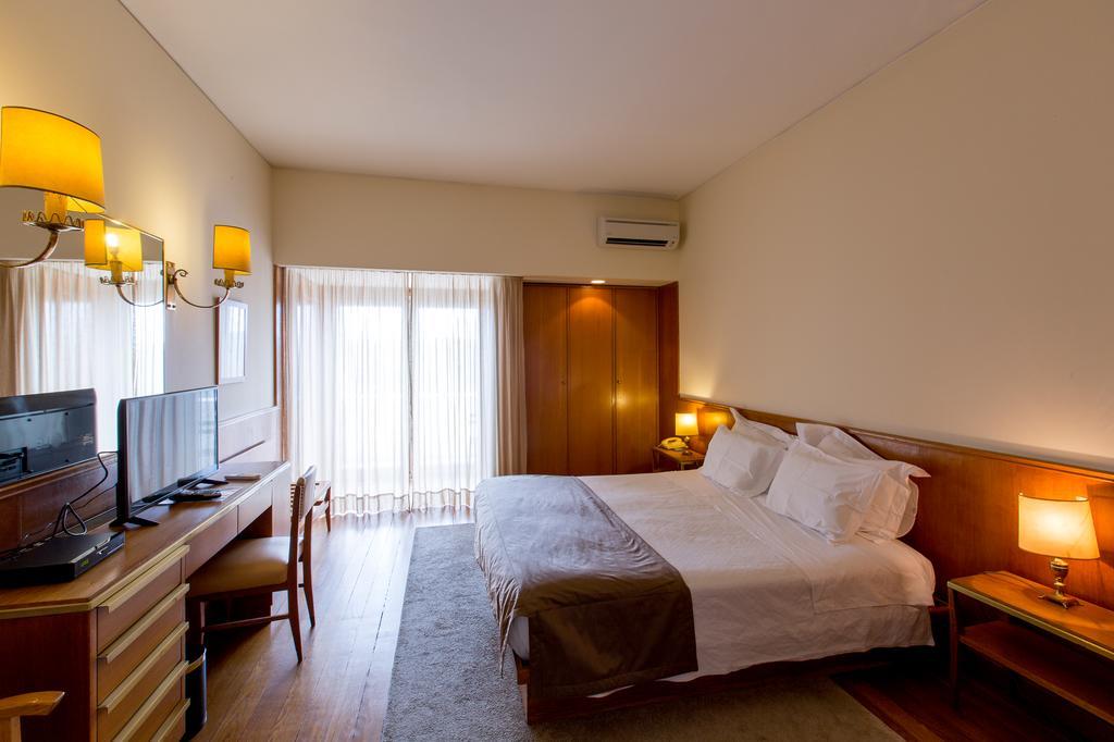 Hotel Parador Santa Catarina Миранда до Дуро Екстериор снимка
