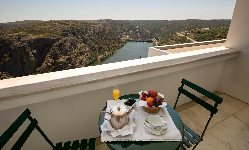 Hotel Parador Santa Catarina Миранда до Дуро Екстериор снимка
